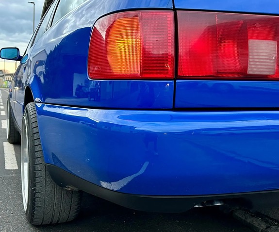 FOX Edelstahl Sportauspuff-Komplettanlage ab Kat Audi 100, A6 Typ C4 quattro 2.6l 2.8l 2x63mm Dieseloptik nach unten gebogen: AU070032-704ANL