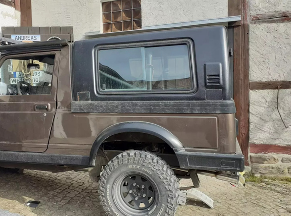 Fox Edelstahl Komplettanlage ab Kat Suzuki Samurai Santana 4-Sitzer 1x63mm rund scharf gerade: SZ020011-003