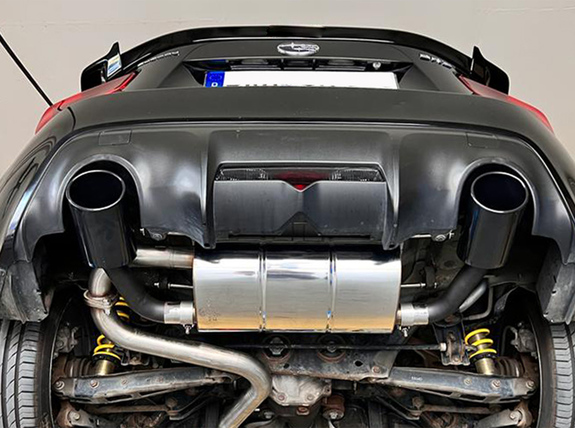 Fox Edelstahl Duplex Racing-Komplettanlage ab Kat. Toyota GT86 u. Subaru BRZ je 129x106mm oval eingerollt seitlich abgeschrägt in schwarz: SU080005-349BANLR